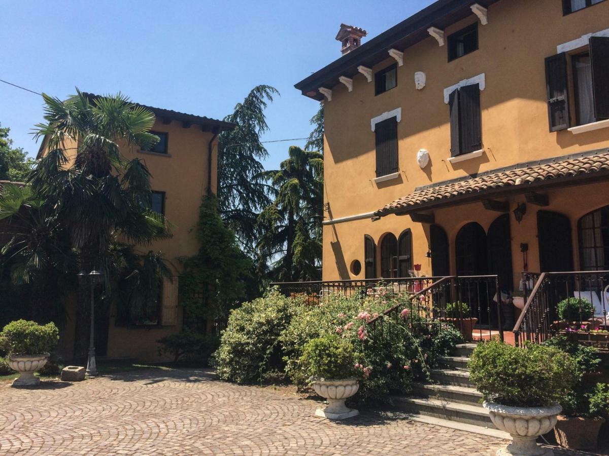 Podere Sant'Angelo Aparthotel Vernasca Exterior photo