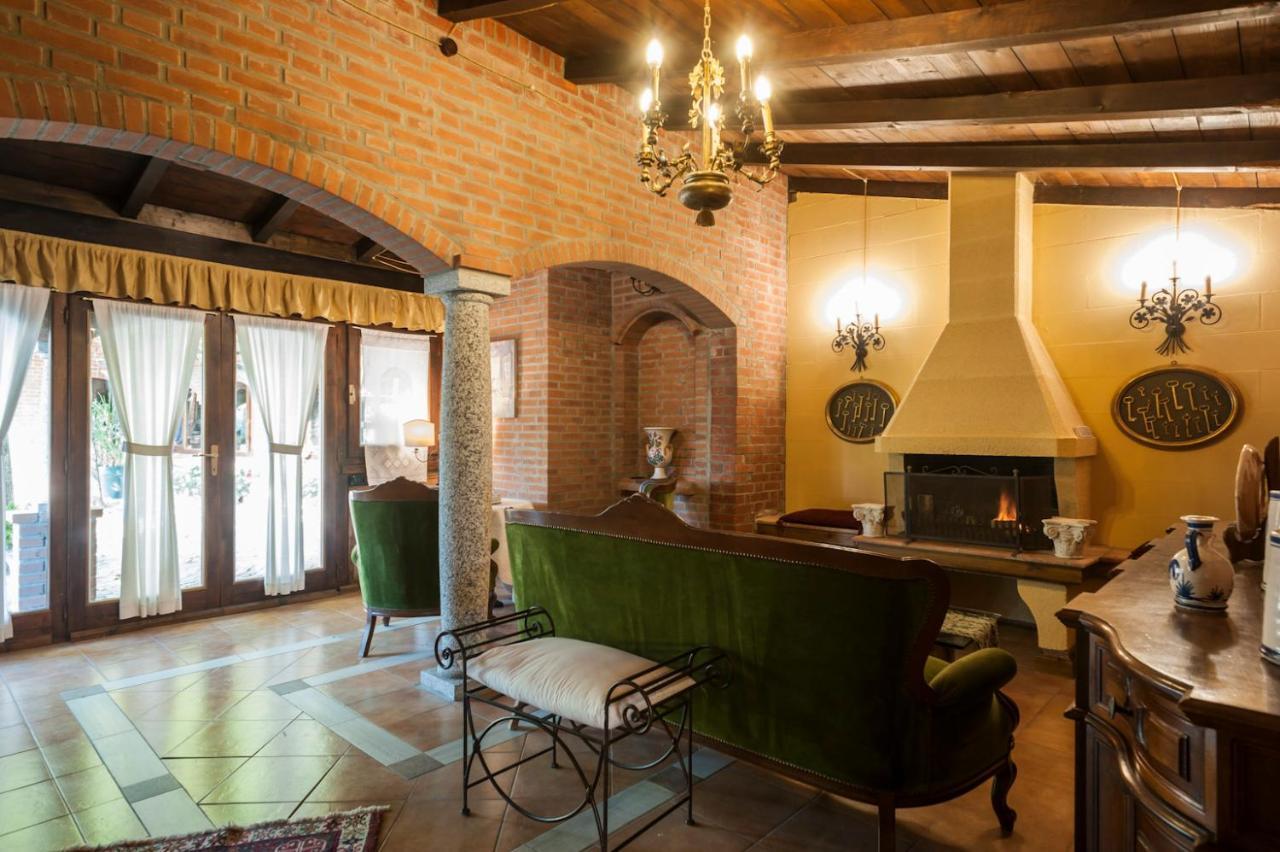 Podere Sant'Angelo Aparthotel Vernasca Exterior photo