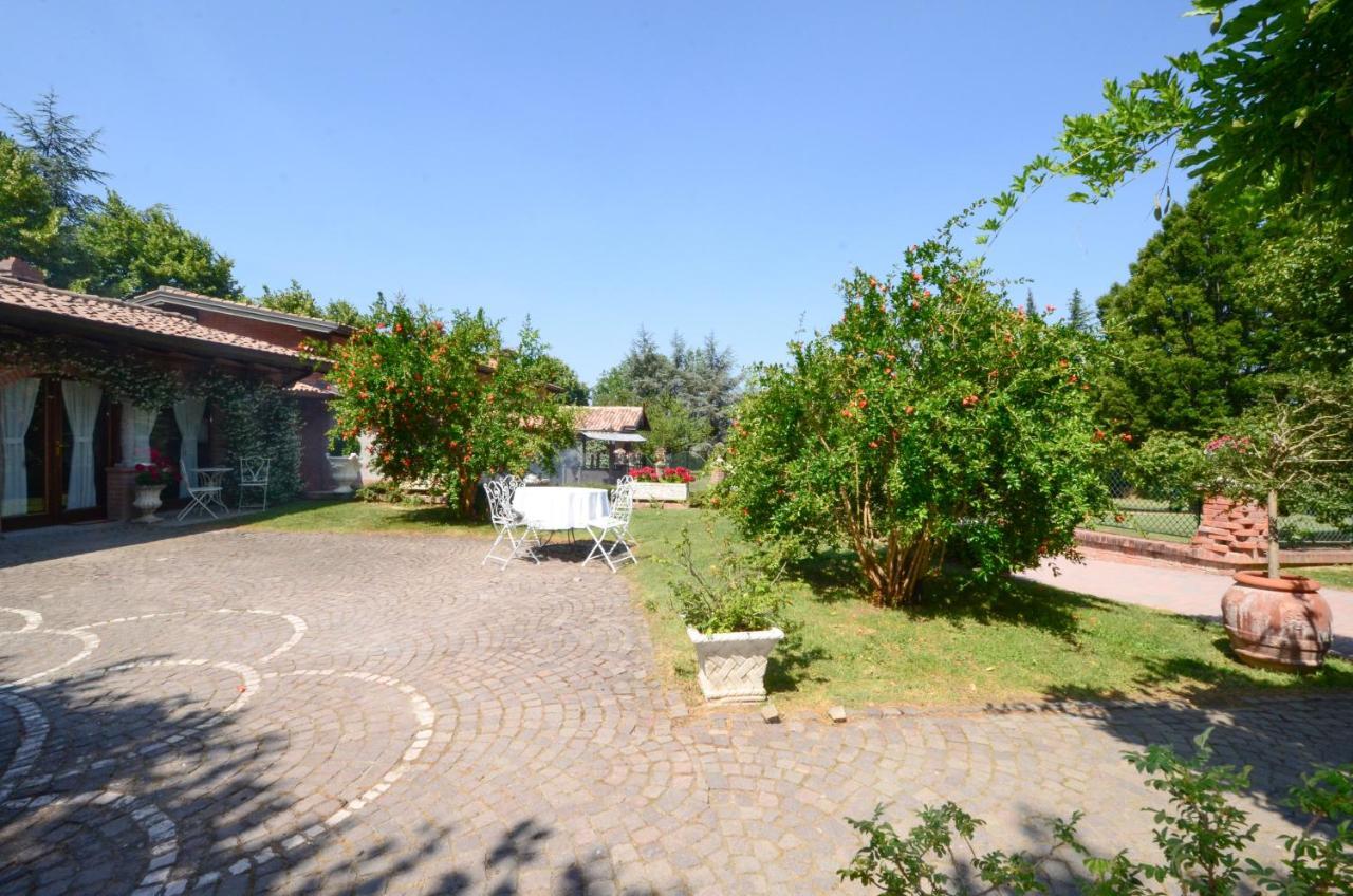 Podere Sant'Angelo Aparthotel Vernasca Exterior photo